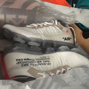 Off white vapormax size 10.5